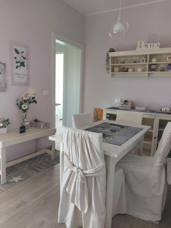 La Pineta - Delightful Small Apartment Near The City Center L'Aquila Bagian luar foto